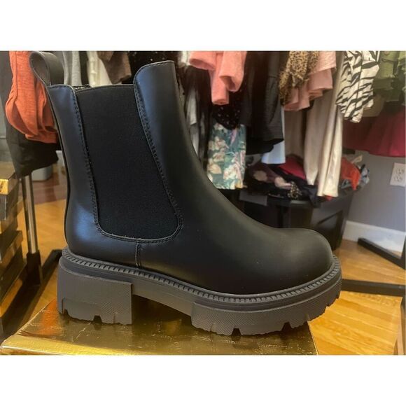 Tulipano Suzzane Ankle Boots 6.5.  37 - Picture 4 of 6